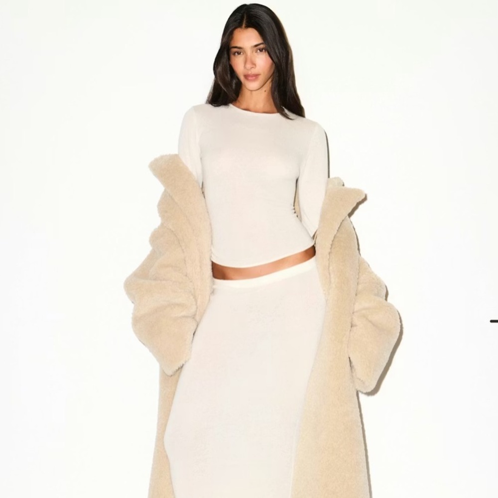 SKIMS Faux Fur Oversized Long Coat - in Champagne